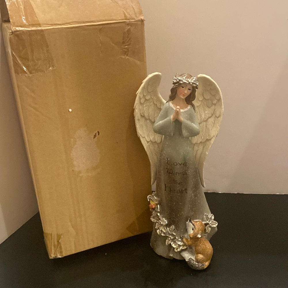 Lyla Blessing Angel Love warms the Heart hand painted resin figure 10” w/box
